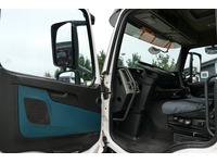 DOLD2821_2710347 vehicle image