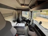 TMR8055_2769384 vehicle image