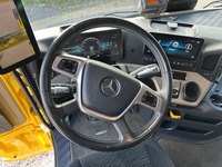 UNIK8334_2704055 vehicle image
