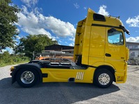 UNIK8334_2704055 vehicle image