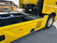 UNIK8334_2704055 vehicle image