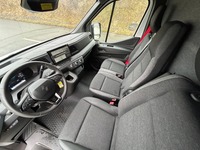 WIND191_2594442 vehicle image