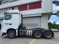 0411025 vehicle image