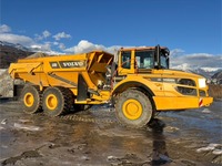 0043026 vehicle image