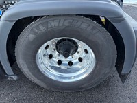 ZELJ895_2776769 vehicle image