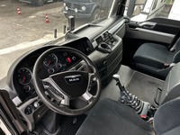 SAHT8627_2736378 vehicle image