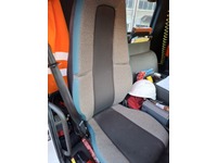 0571025 vehicle image