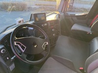 THOM6454_2859980 vehicle image