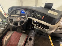 INTE10658_2827163 vehicle image