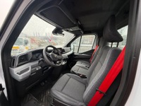 THOM6454_2869125 vehicle image