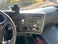 UNIK8334_2542525 vehicle image