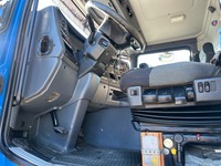UNIK8334_2542525 vehicle image