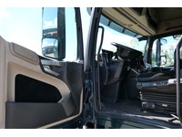 DOLD2821_3016561 vehicle image