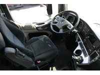 DOLD2821_3016561 vehicle image
