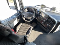 WIND191_2798596 vehicle image