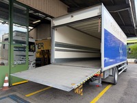 BAFA4_2744350 vehicle image