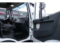 DOLD2821_2828745 vehicle image