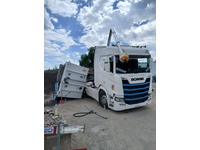 FLUR7309_2970230 vehicle image