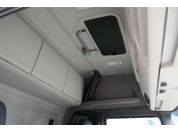 DOLD2821_2761649 vehicle image