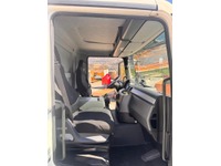 SAUR7607_2724456 vehicle image