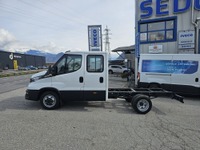 SEDU206_2846372 vehicle image