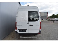 TOC1273_3014201 vehicle image