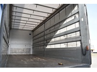 TOC1273_2845244 vehicle image