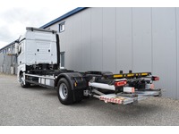 TOC1273_3046753 vehicle image