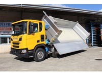 NUES8043_2838916 vehicle image