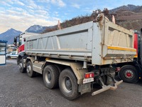 TOLA8240_2772997 vehicle image