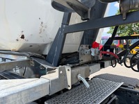 UNIK8334_2964585 vehicle image