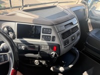 ZELJ895_3002812 vehicle image