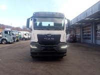 MANB1470_2814138 vehicle image