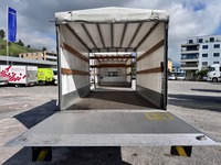 THOM6454_2740460 vehicle image