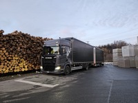 mahl10606_2836693 vehicle image