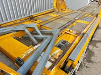 MAN126_2684497 vehicle image