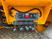 MAN126_2684497 vehicle image