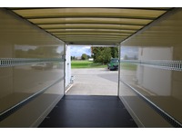 BFS260_2704258 vehicle image