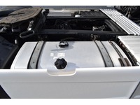 TOC1273_2751177 vehicle image