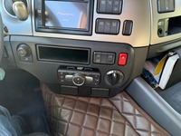 KEED2067_2736375 vehicle image