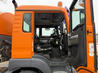 UNIK8334_2782429 vehicle image