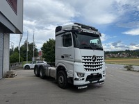 0411025 vehicle image