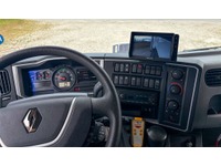Rena3_2936571 vehicle image