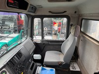 UNIK8334_2912813 vehicle image