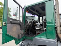 UNIK8334_2912813 vehicle image