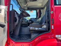AGRO3463_2904647 vehicle image
