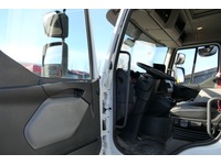 DOLD2821_2809662 vehicle image