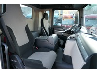 DOLD2821_2802762 vehicle image