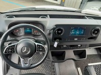 ALTH1974_2719728 vehicle image