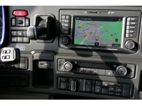 DOLD2821_2696933 vehicle image
